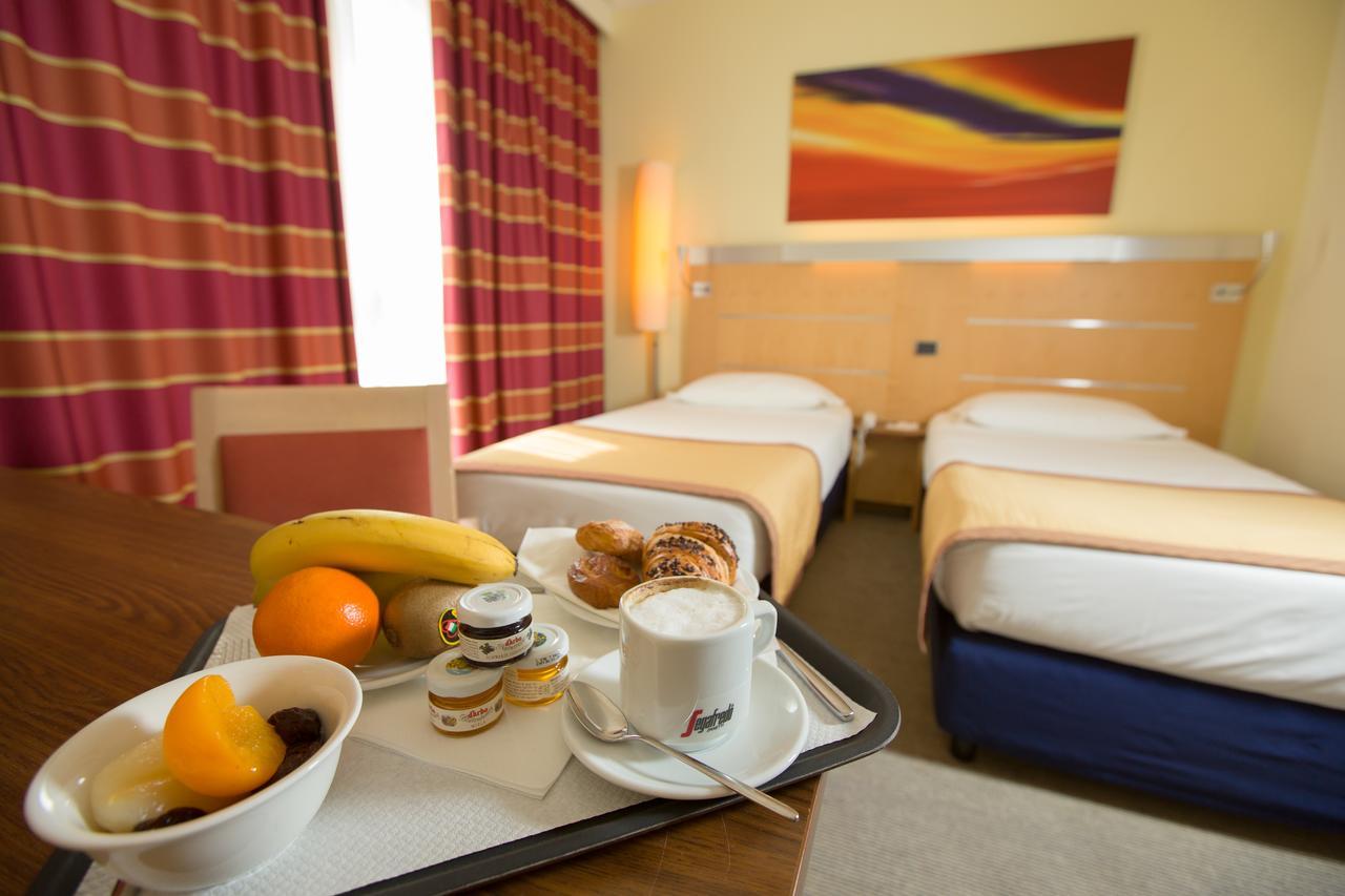 Una Hotels Cesena Nord Extérieur photo