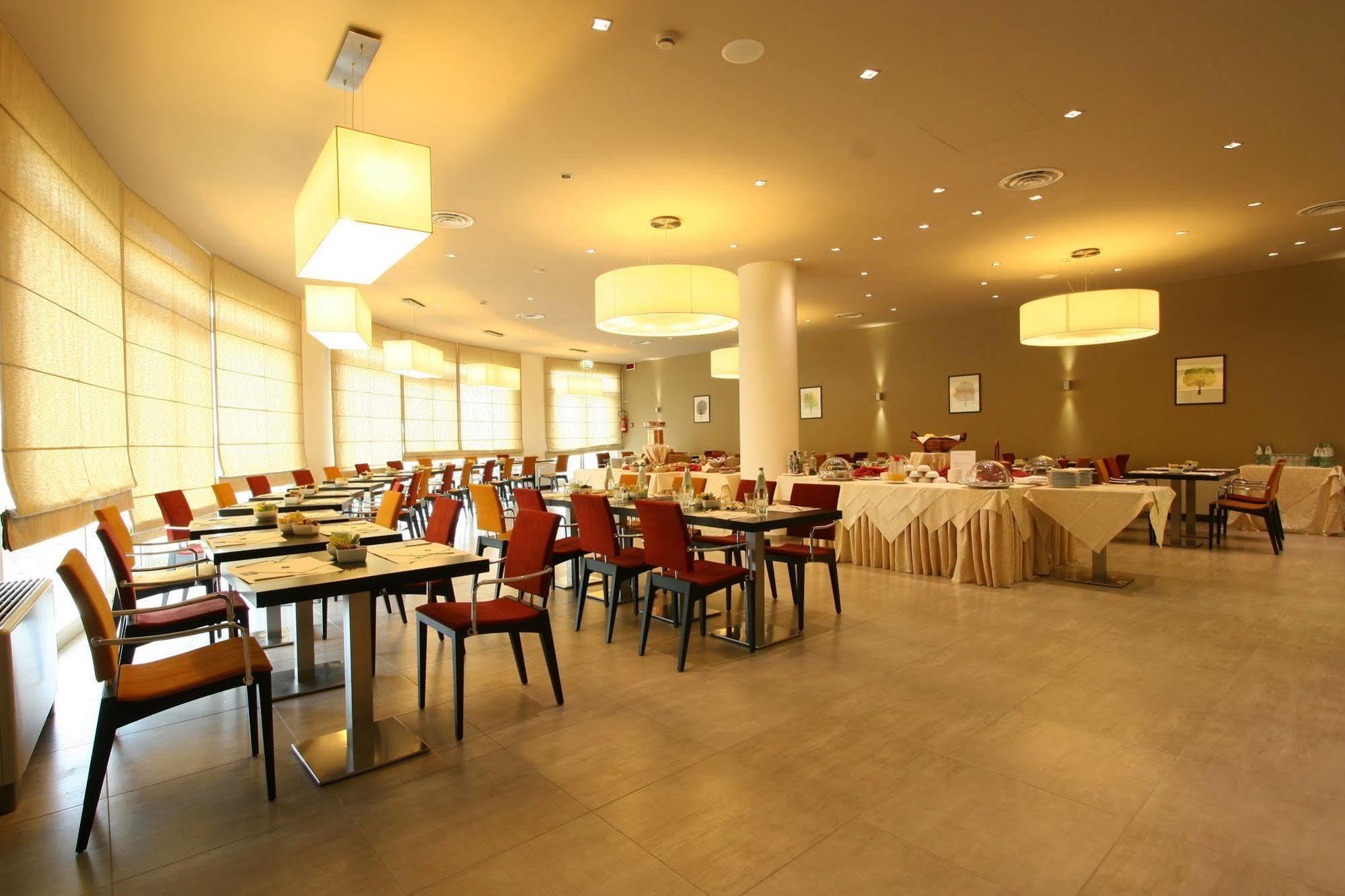 Una Hotels Cesena Nord Extérieur photo