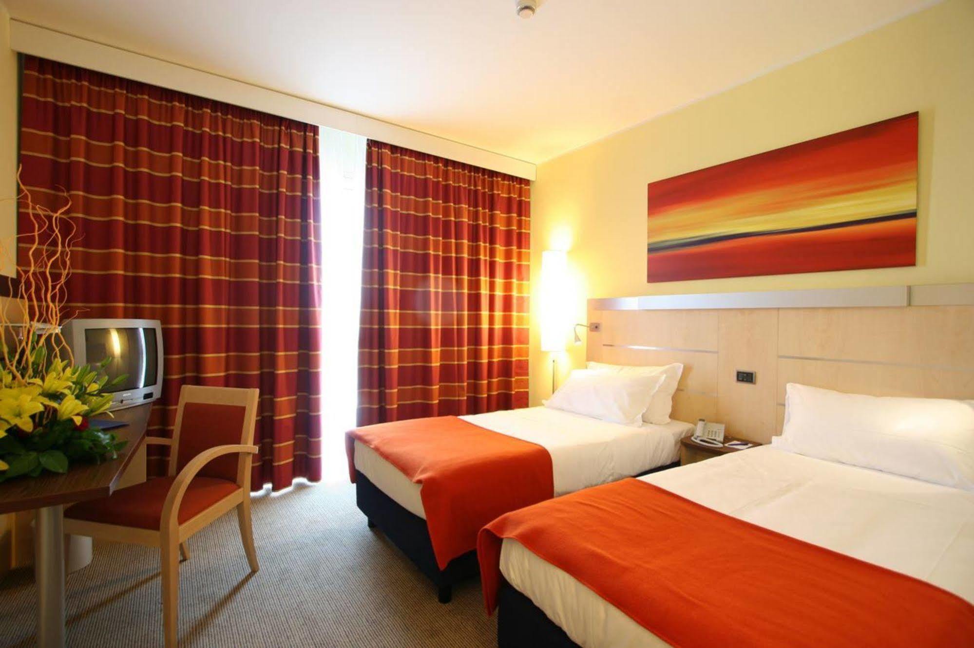 Una Hotels Cesena Nord Extérieur photo